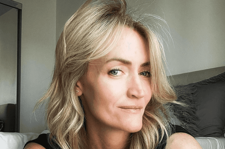 Tributes pour in for parenting blogger Heather Armstrong who passed away at 47