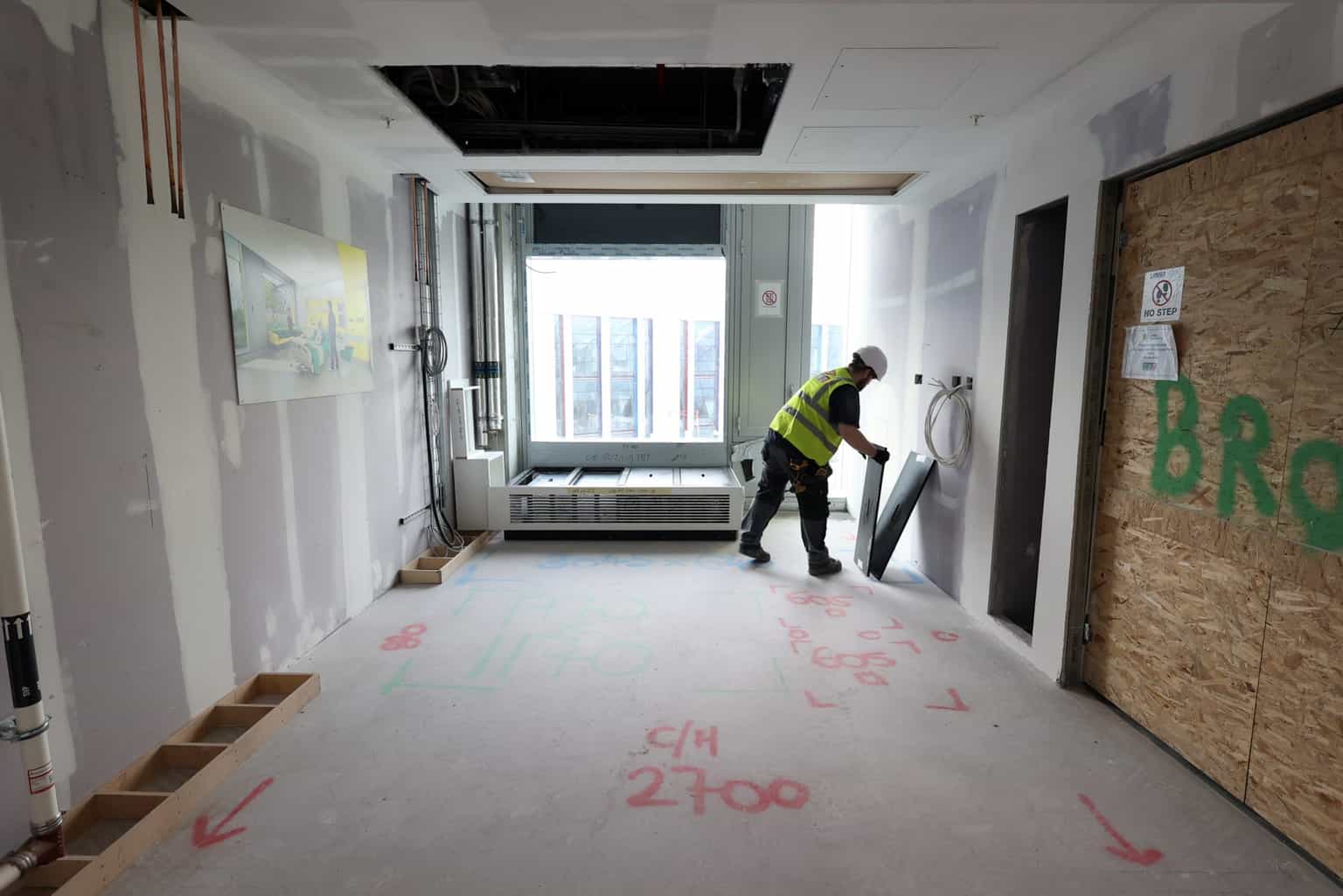 ‘Almost half’ of theatres at new children’s hospital need work