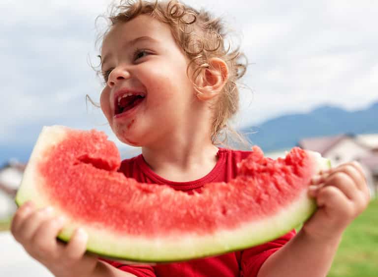 Mum issues warning to parents after letting child eat outdoors