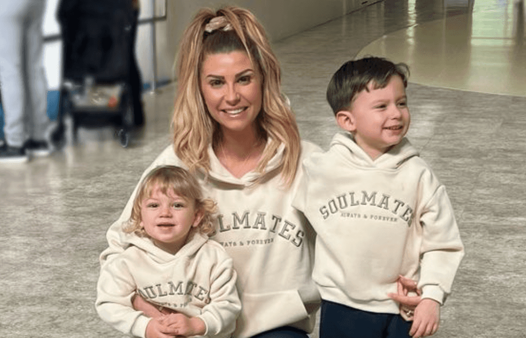 Mrs Hinch reduced to tears after being mum-shamed on flight