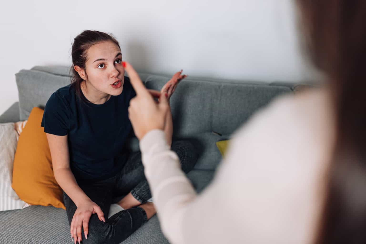 ‘Am I mean for asking my 18-year-old daughter to pay €86 a month toward bills?’
