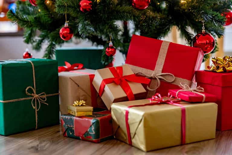 ‘My mum is refusing to get my son (4) a Christmas gift – is she right?’