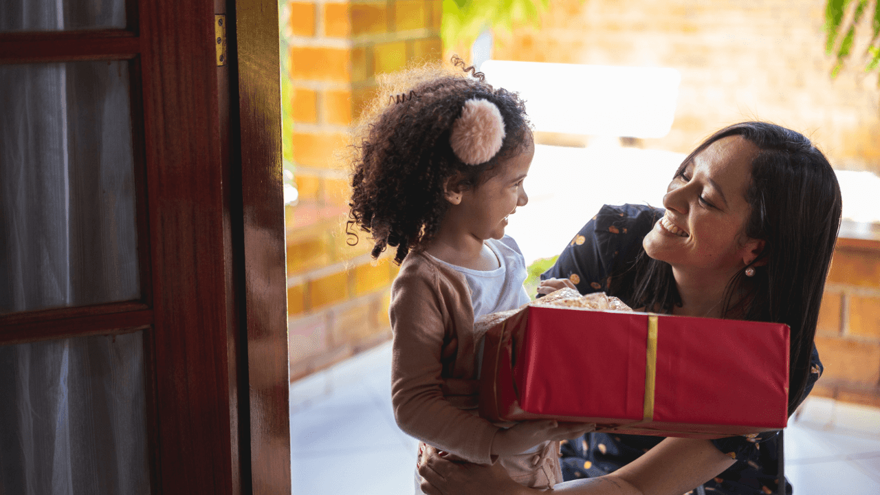 Mum outraged after daughter is invited to birthday on Christmas Eve