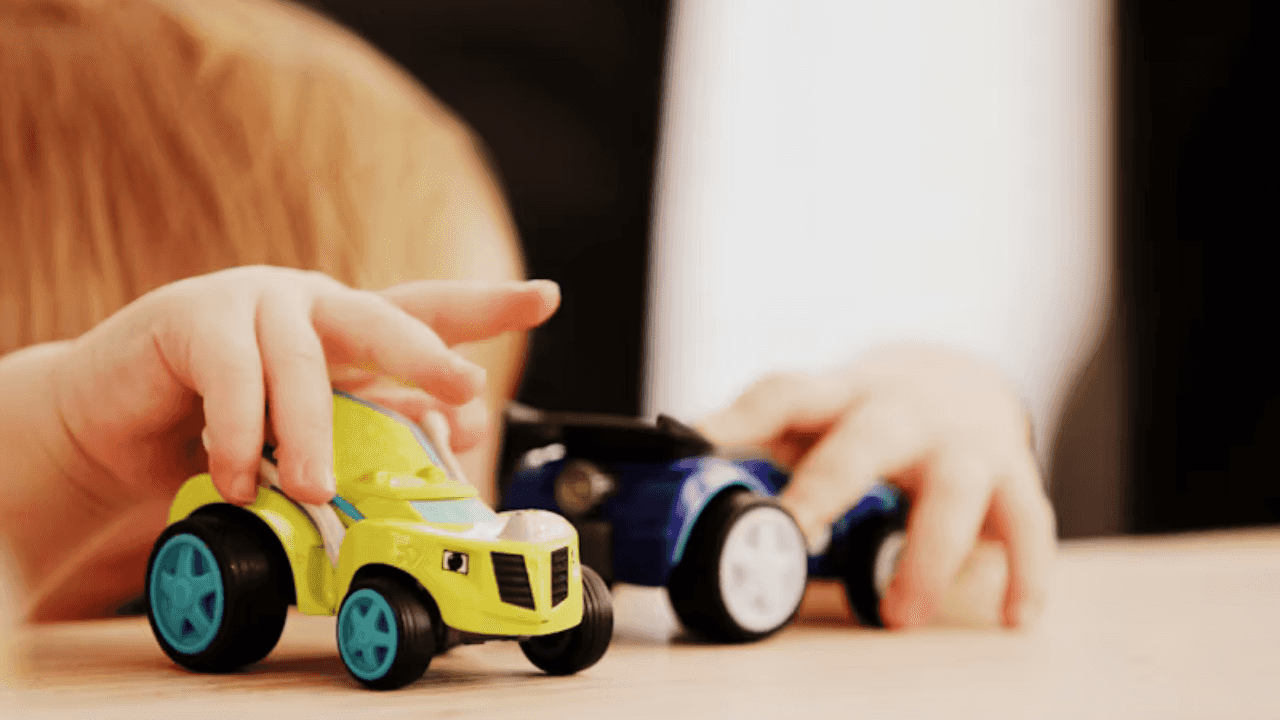 How to keep your toddler busy on a plane