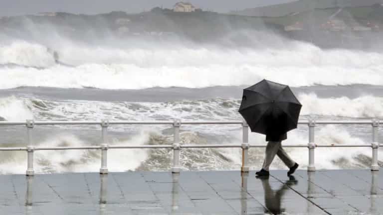 Weather warning issued for seven counties over heavy rain and possible flooding