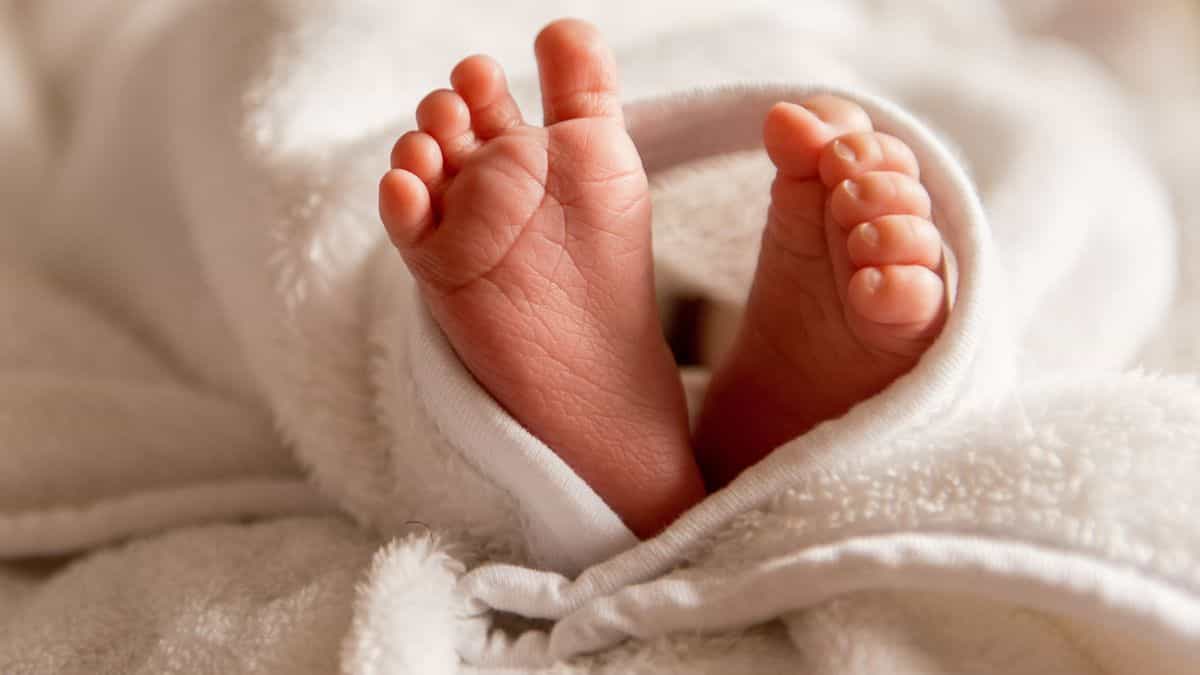 British baby dies of whooping cough as vaccination rates fall