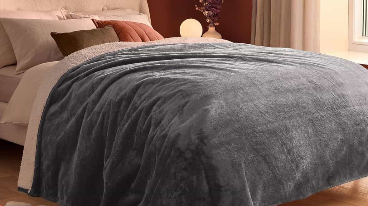 Sold-out heated blanket that ‘doesn’t cost a penny to run’ is back in stock