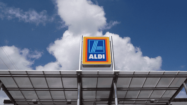 Aldi taps into the TikTok blowout trend with €14.99 Hot Air Brush