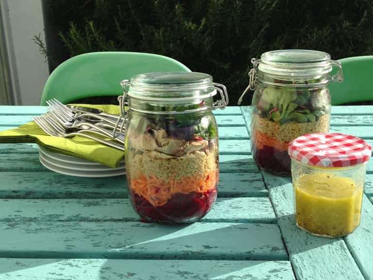 Stripy salad with quinoa and mackerel – a visual salad to eat on-the-go or at home Stripy salad with quinoa and mackerel – a visual salad to eat on-the-go or at home