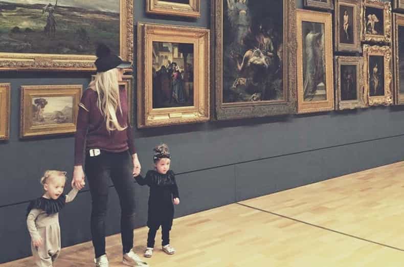 Mum of twins’ response to strangers’ questions goes viral