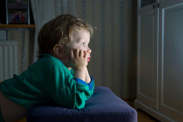 Watching TV for more than two hours a day linked to lower school readiness skills Watching TV for more than two hours a day linked to lower school readiness skills
