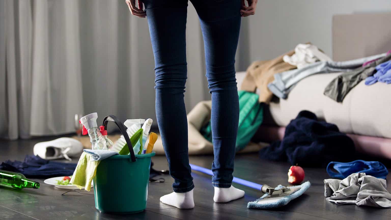The 15 rage-filled thoughts we’ve ALL had while cleaning the house (again)