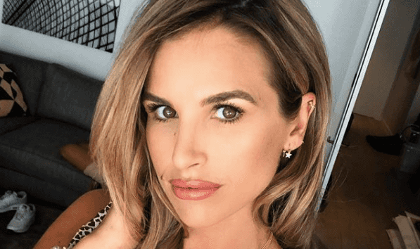 Vogue Williams is nailing maternity style in latest FAB dress… and it’s just €45