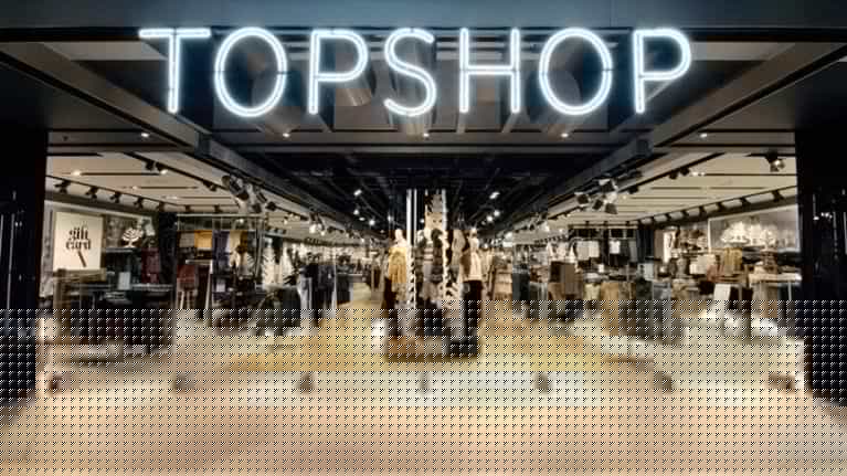 We adore this white faux fur Topshop jacket that’s on sale for €55