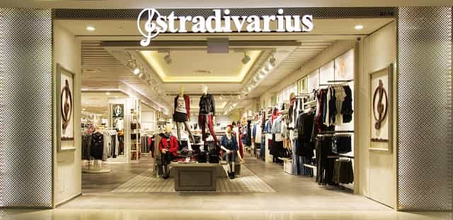 This Stradivarius dress is €20 and it’s the perfect addition to your summer wardrobe This Stradivarius dress is €20 and it’s the perfect addition to your summer wardrobe