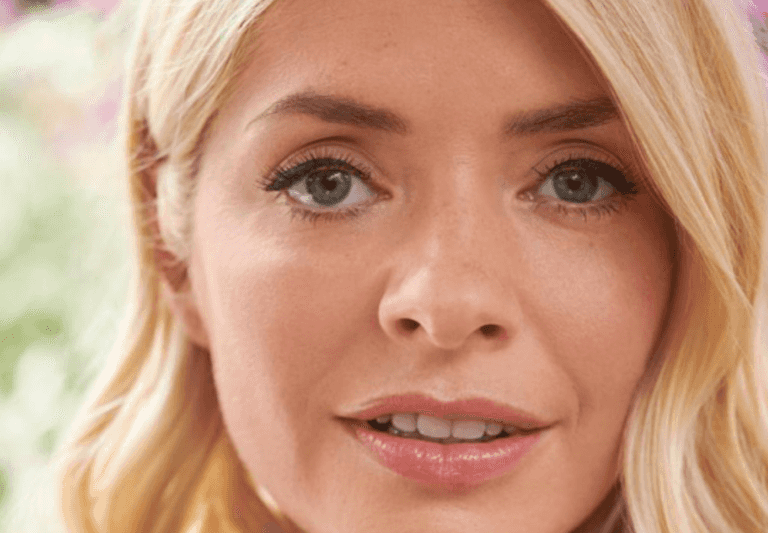 Holly Willoughby’s latest dress is absolutely gorgeous (and affordable) Holly Willoughby’s latest dress is absolutely gorgeous (and affordable)