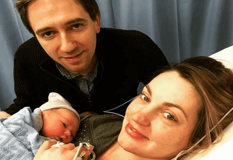 Simon Harris and wife Caoimhe expecting their second child together “soon” Simon Harris and wife Caoimhe expecting their second child together “soon”