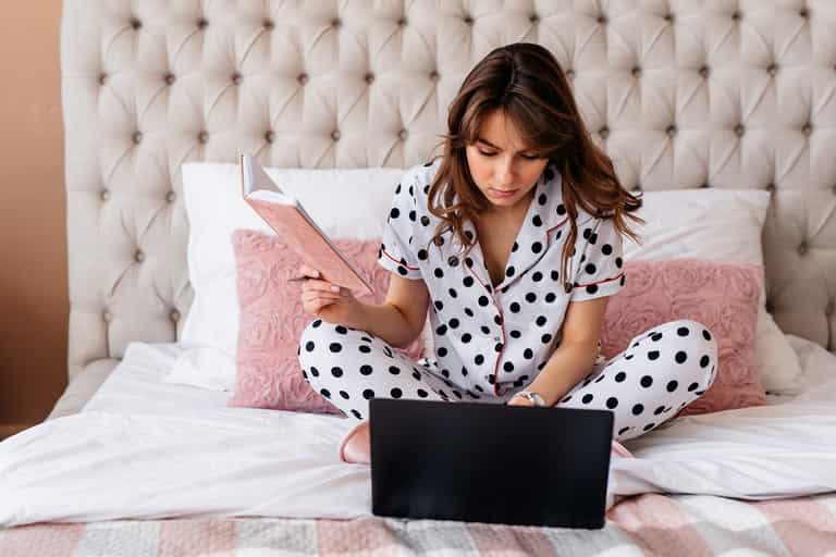“I thought everyone did”: Woman shocks followers after revealing how often she changes pyjamas “I thought everyone did”: Woman shocks followers after revealing how often she changes pyjamas