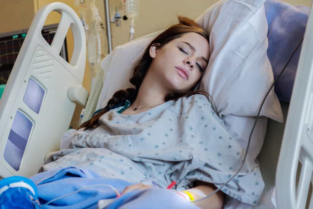 No definitive plans to lift remaining maternity restrictions in Irish hospitals