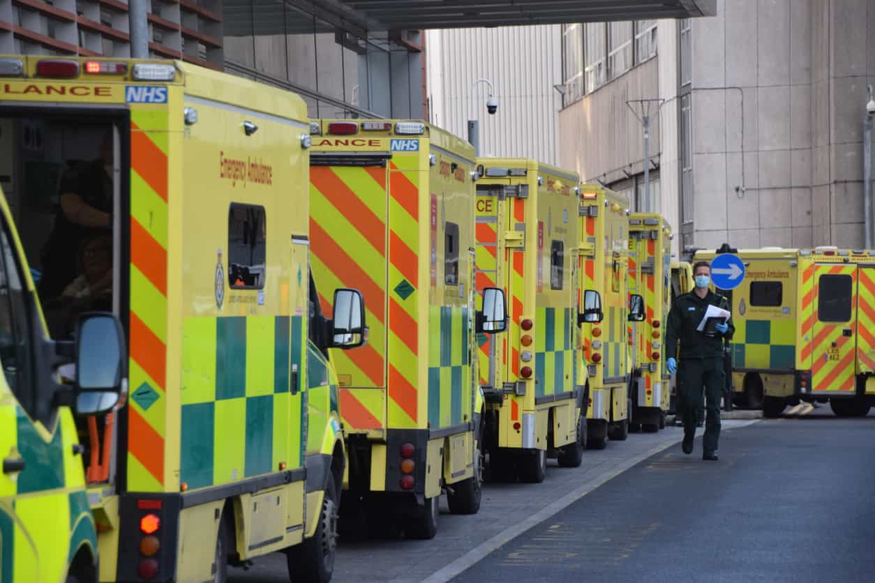 Nurse suffers miscarriage after she was left to wait in A&E for five hours