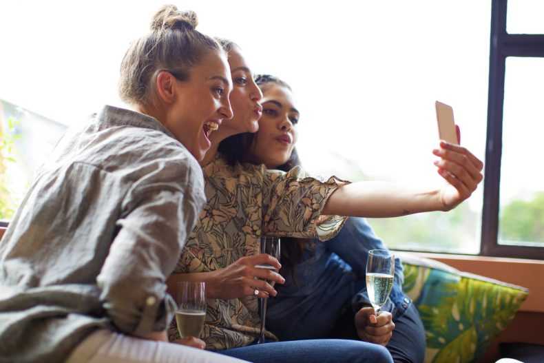 Are your teenagers sexting? Research shows that a third of them are…