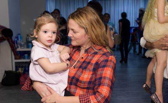 Celebrity mamas we’re loving: Drew Barrymore and her cuties