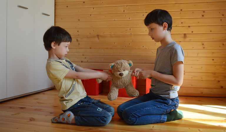 How to help kids resolve rows by themselves