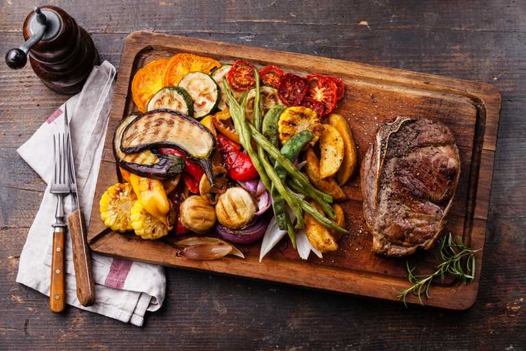 3 easy steps to the ultimate desert island steak dish (for only a tenner!)