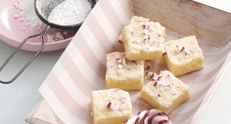 This could-not-be-easier candy cane microwave fudge is the perfect December treat