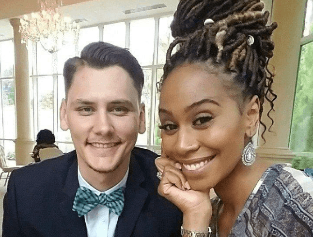 A mother is sharing her experience of her having a Lotus Birth