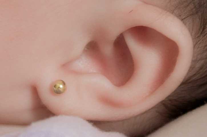 Mother shares ear piercing story to warn other parents to be wary