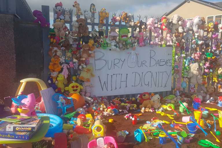 A powerful shrine is erected at Tuam to urge the Government to excavate the site