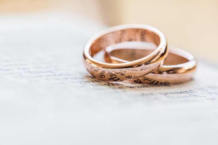 ‘It was really upsetting’ Financial difficulties forced Dublin couple to marry