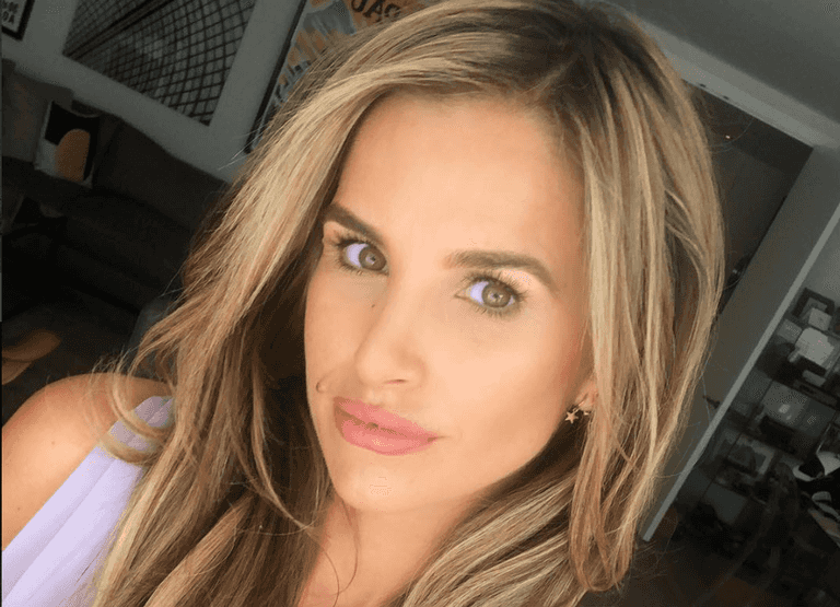 We adore the pink jumper that Vogue Williams wore this morning but it’s very expensive