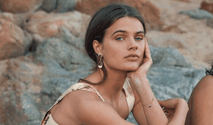 & Other Stories latest capsule collection is perfect for a summer wedding