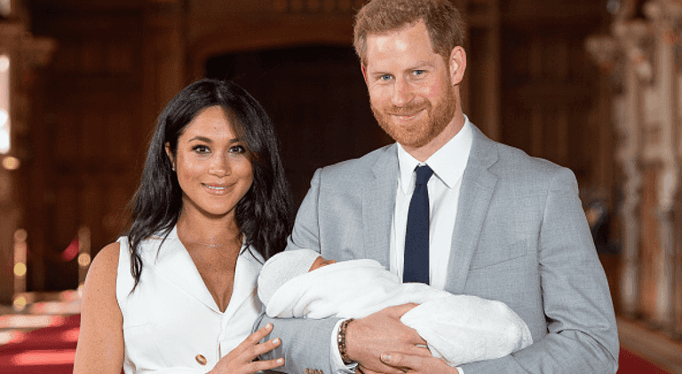 The palace has just released an ADORABLE new photo of Meghan and Archie