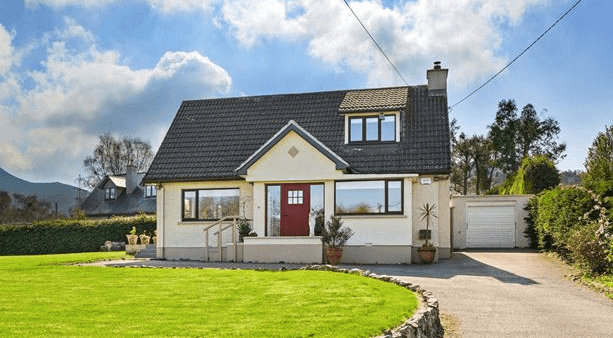 This little Wicklow house is for sale and looks totally different on the inside