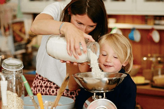 Jamie Oliver’s 8-year-old just released his first cooking video – and the actual cuteness