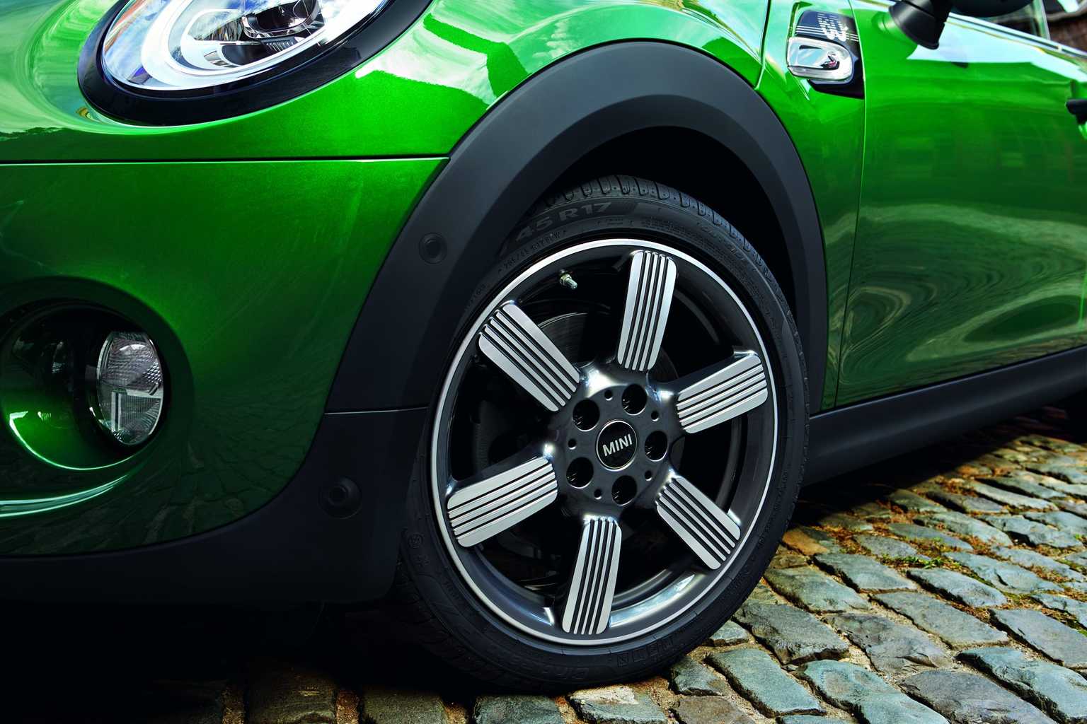 There are new rules on car insurance pricing coming into force from today