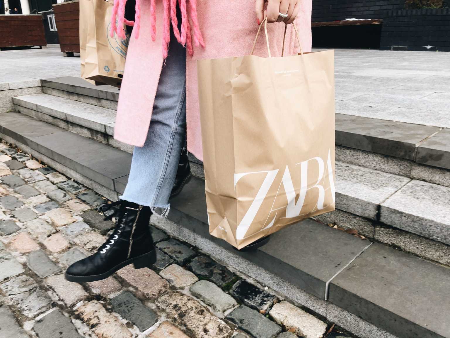 The ultimate spring bargain has to be Zara’s gorgeous €20 white shirt