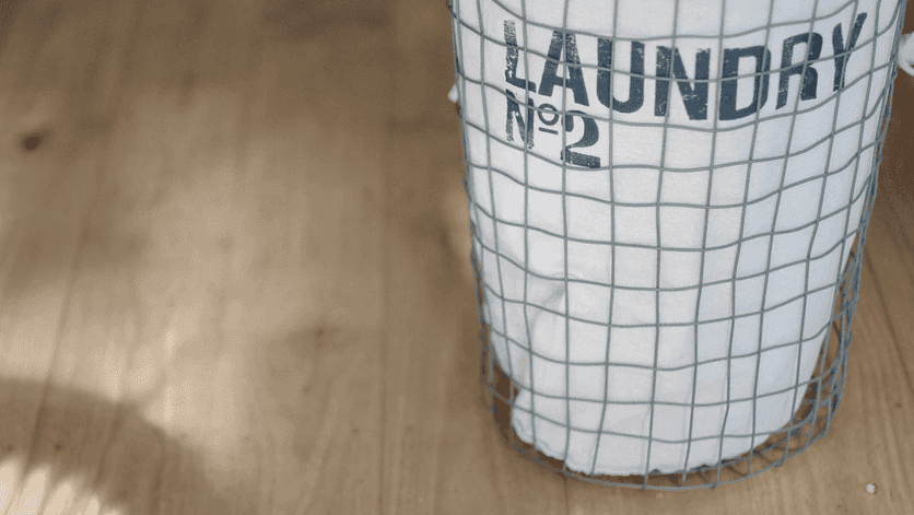 A new study has shed light on how much housework men and women each do per week