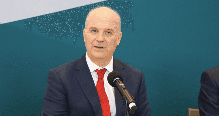 Holidays abroad “not realistic this summer,” says Holohan