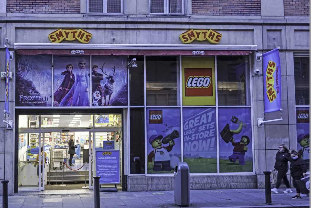 Smyths announces major half price sale just in time for Christmas