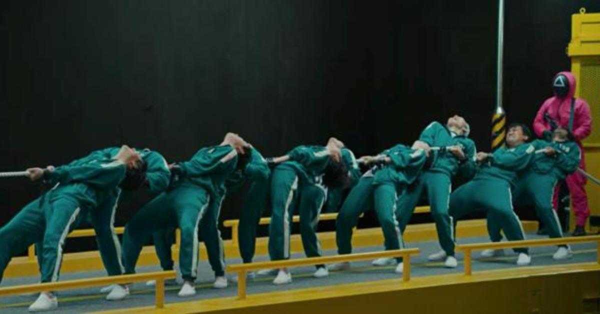 Squid Game fans spot massive clue in Tug of War game