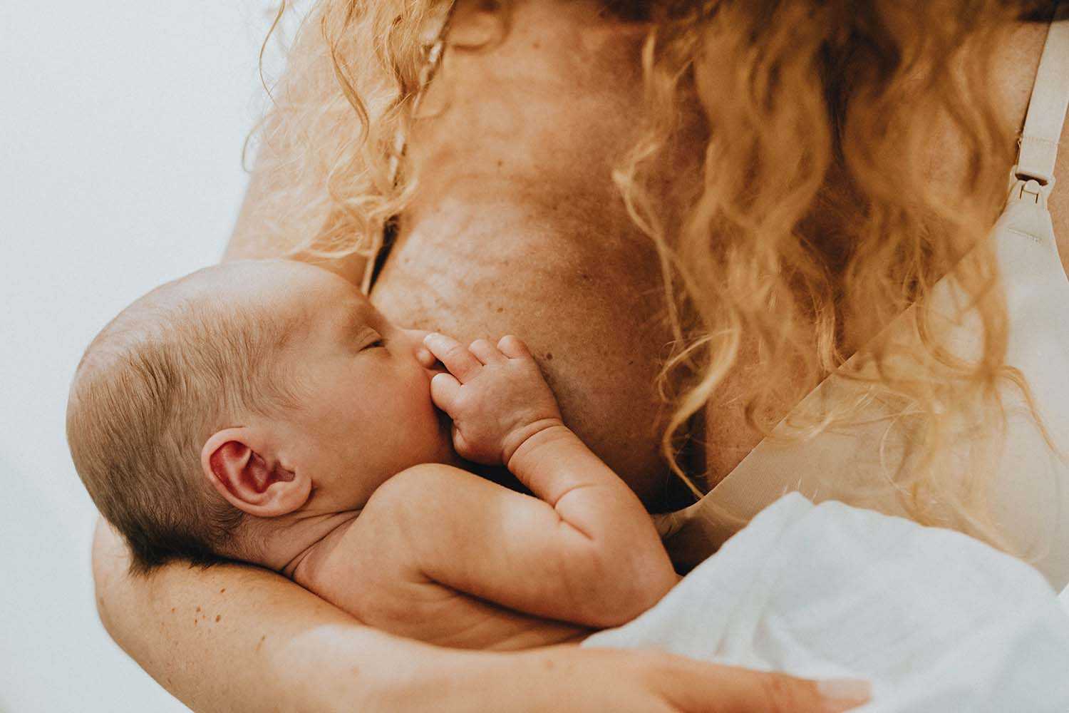 Mothers told “just breastfeed” amid formula shortages in the US
