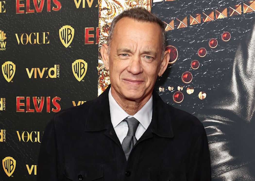 Fans concerned about Tom Hanks after spotting trembling hands at movie premiere