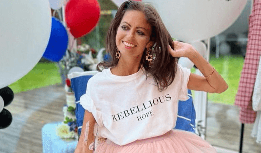 Bowel cancer warnings should be on toilet paper, Deborah James says