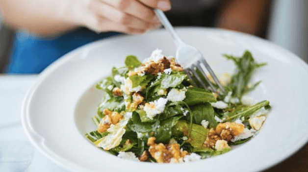 This resturants ‘Maternity Salad’ claims to help overdue mums go into labour