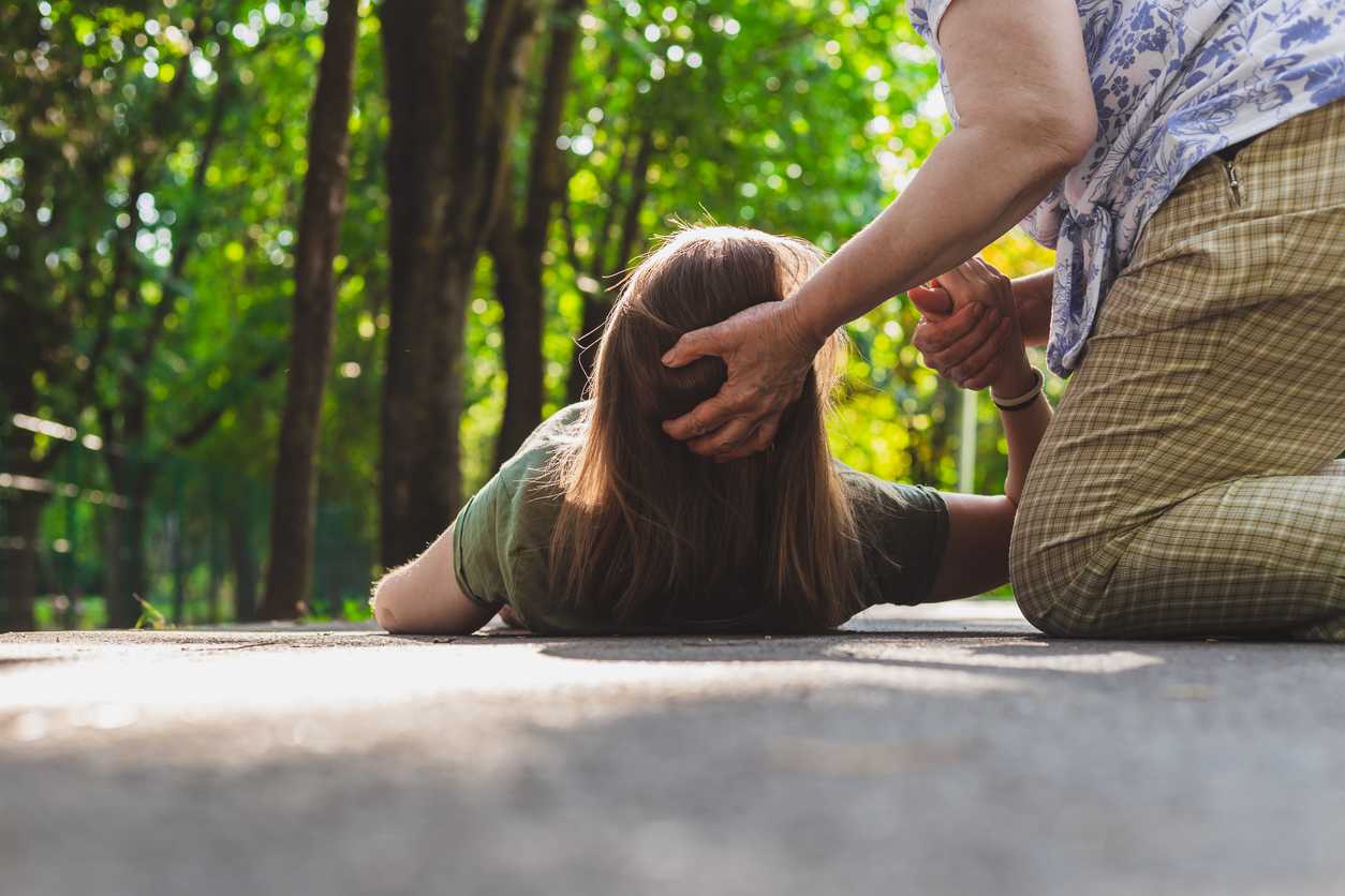 Here’s what to do if someone is having a seizure