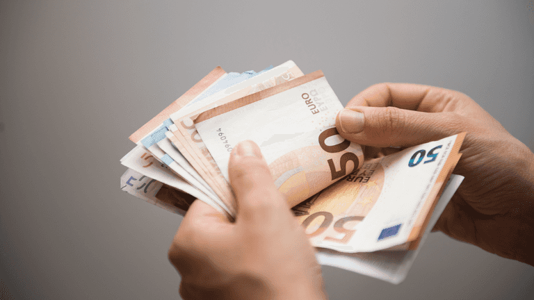Social Welfare: €400 lump sum to be paid out this week to thousands of people in Ireland